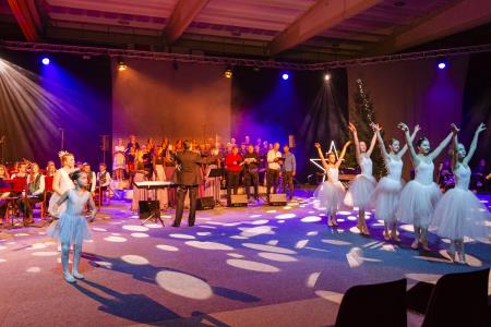 Božično novoletni koncert – v sliki 71